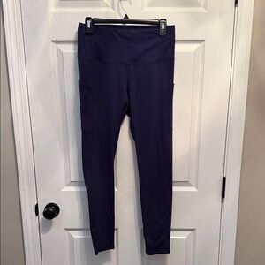 Amazon Women's Size M Leggings in Dark Blue